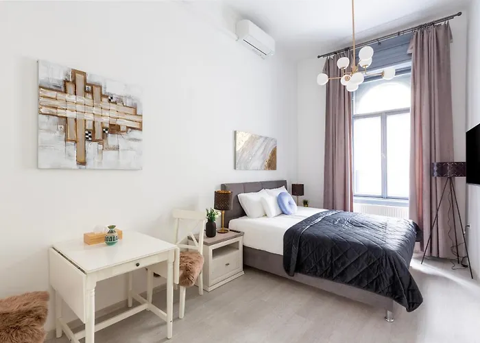 Lh Gallery Apartments