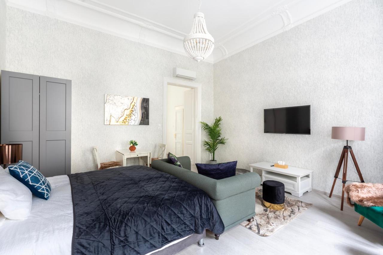 Apartmán Lh Gallery *