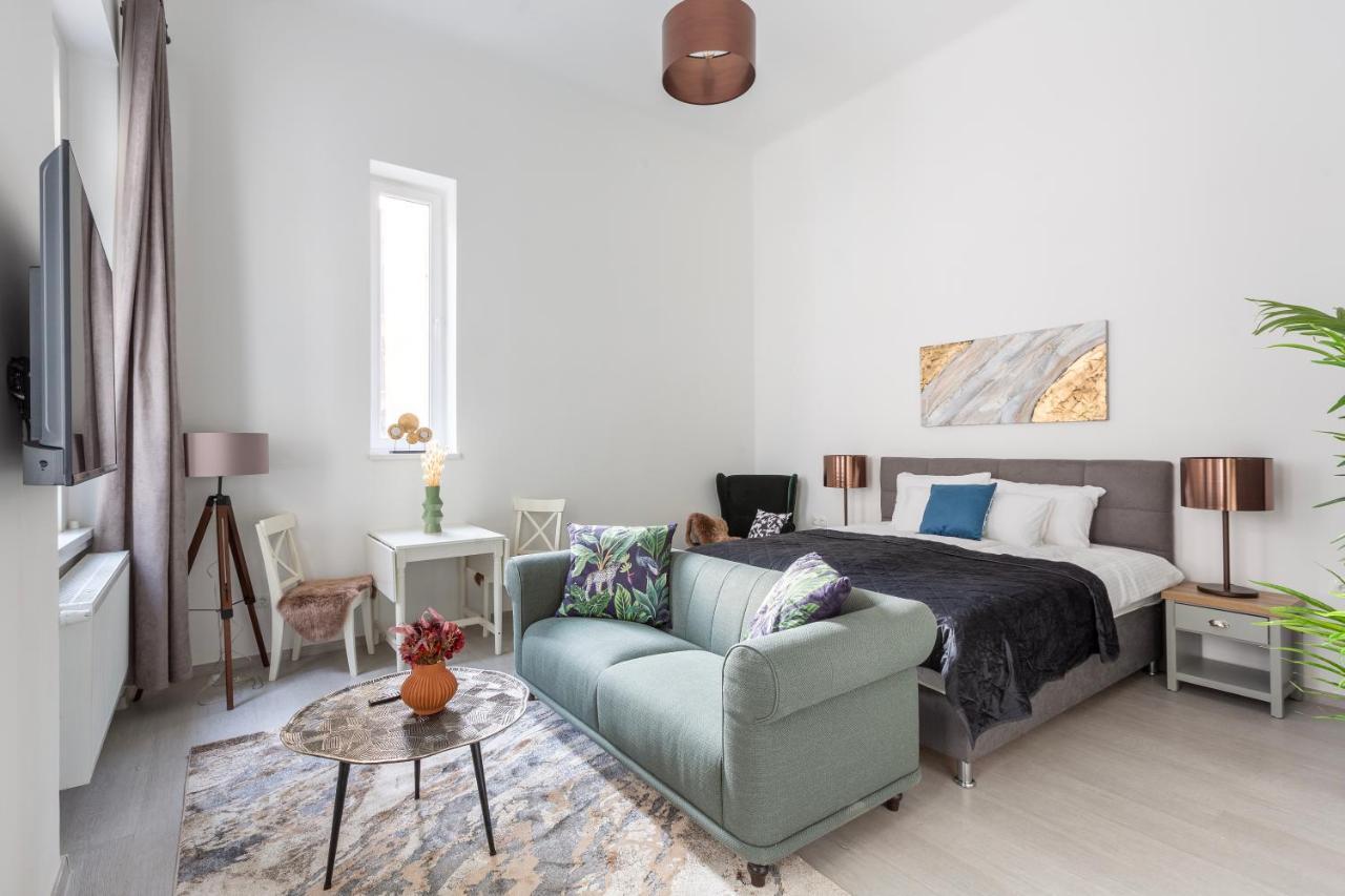 Apartmán Lh Gallery *